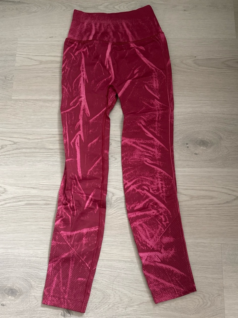 Lululemon Zone In Tight Raspberry Seamless Compression Leggings